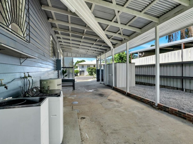 196 Woodward Street, Whitfield QLD 4870