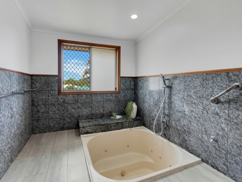 42 Valmadre Street, Caravonica QLD 4878