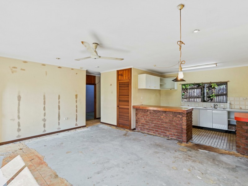 4 Primo Street, Freshwater QLD 4870