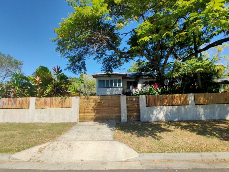 15 Murray Street, Manoora QLD 4870