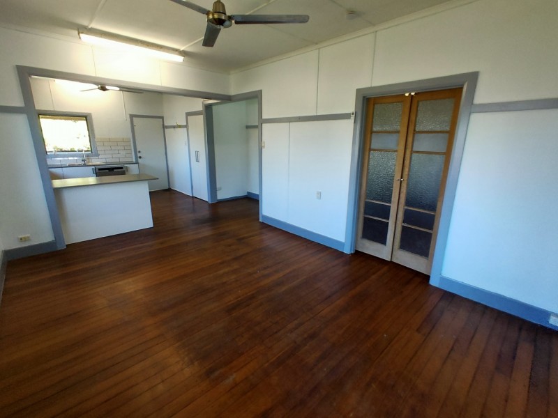 15 Murray Street, Manoora QLD 4870