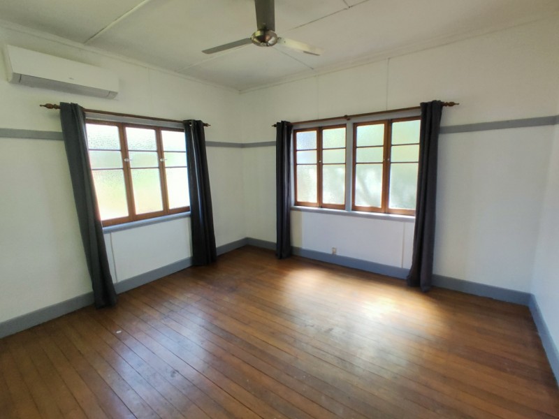 15 Murray Street, Manoora QLD 4870