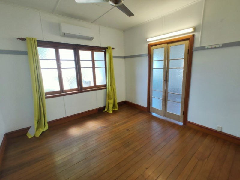 15 Murray Street, Manoora QLD 4870