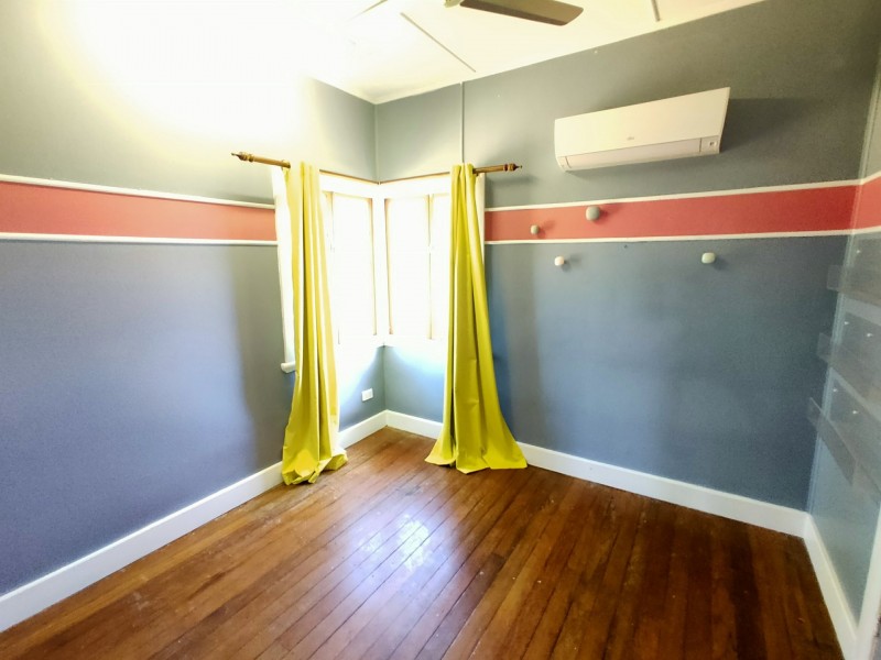 15 Murray Street, Manoora QLD 4870