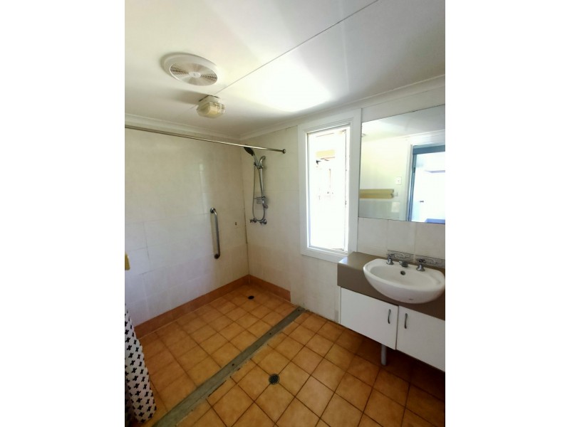 15 Murray Street, Manoora QLD 4870