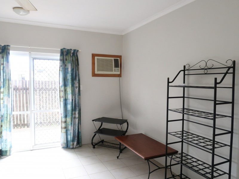 4/401 McCoombe Street, Mooroobool QLD 4870