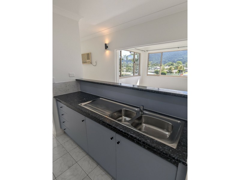 8/28 Springfield Crescent, Manoora QLD 4870
