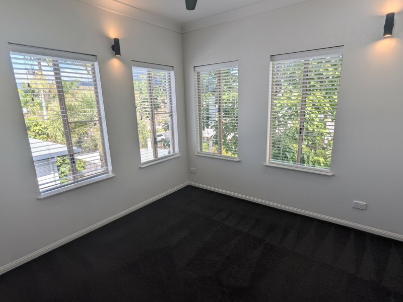 8/28 Springfield Crescent, Manoora QLD 4870