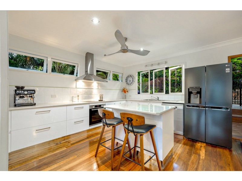 144 Hillview Crescent, Whitfield QLD 4870