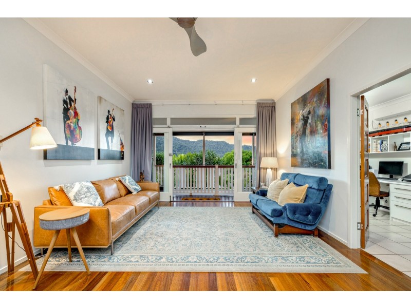 144 Hillview Crescent, Whitfield QLD 4870