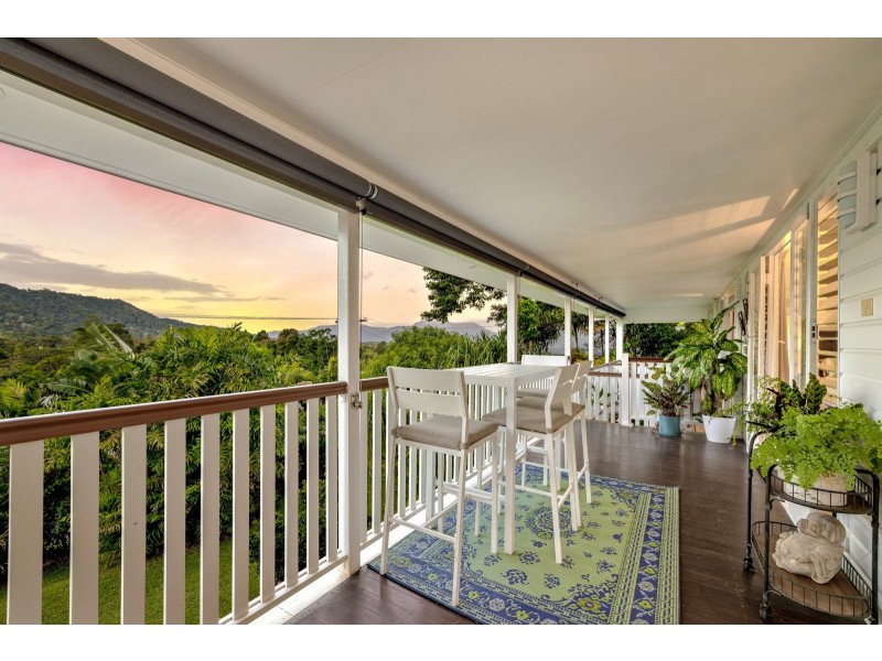 144 Hillview Crescent, Whitfield QLD 4870