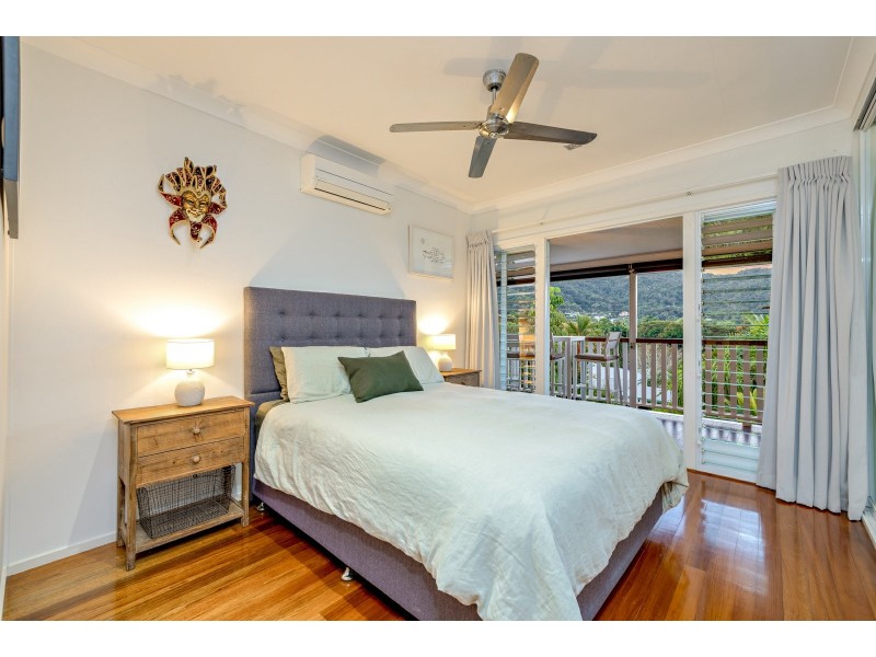 144 Hillview Crescent, Whitfield QLD 4870