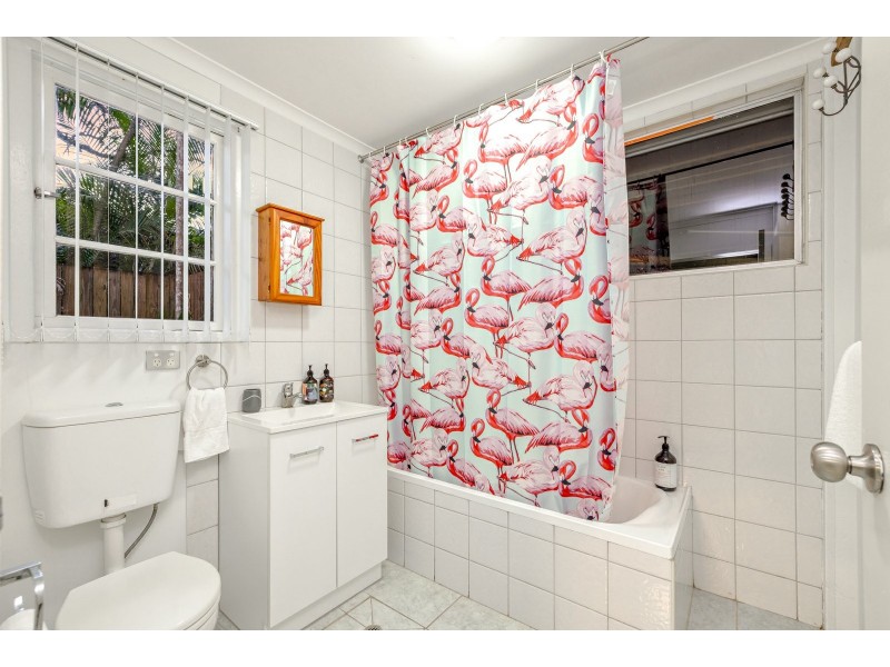 144 Hillview Crescent, Whitfield QLD 4870