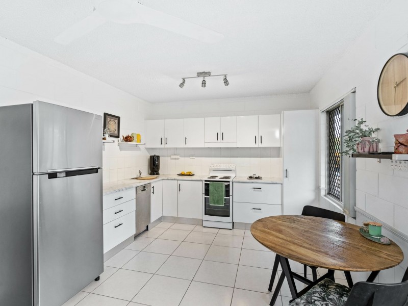 1/281 Lake Street, Cairns North QLD 4870