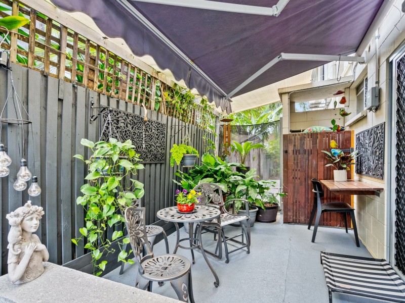 1/281 Lake Street, Cairns North QLD 4870