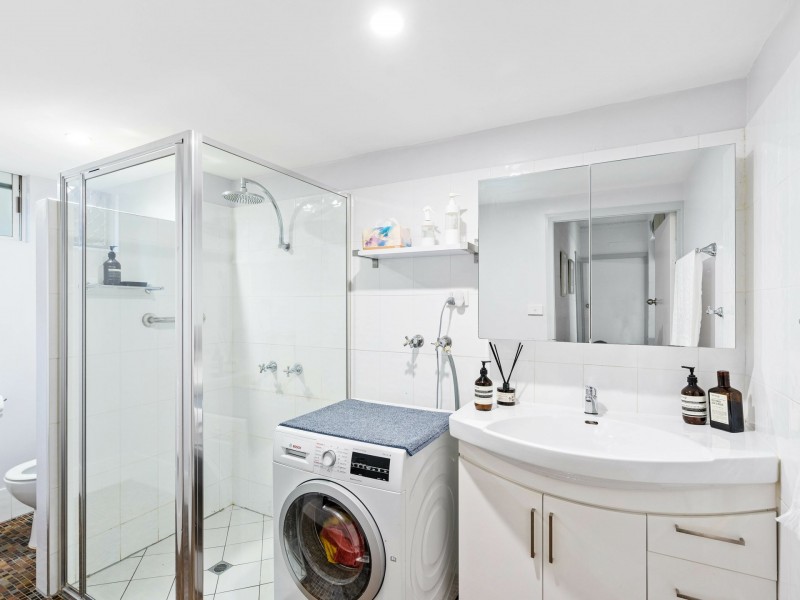 1/281 Lake Street, Cairns North QLD 4870