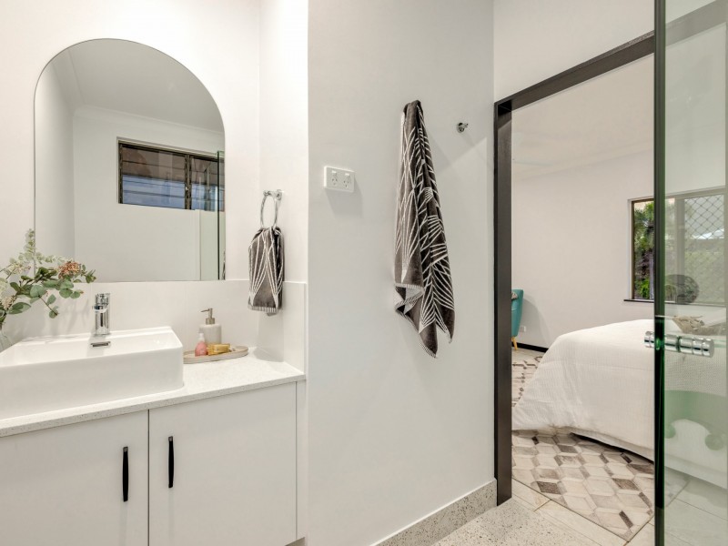 10 Curlewis Close, Brinsmead QLD 4870