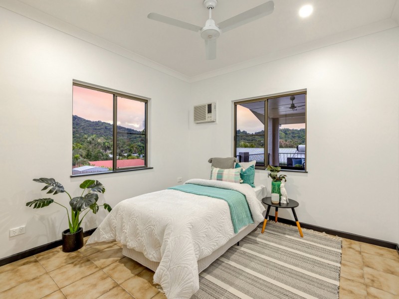 10 Curlewis Close, Brinsmead QLD 4870