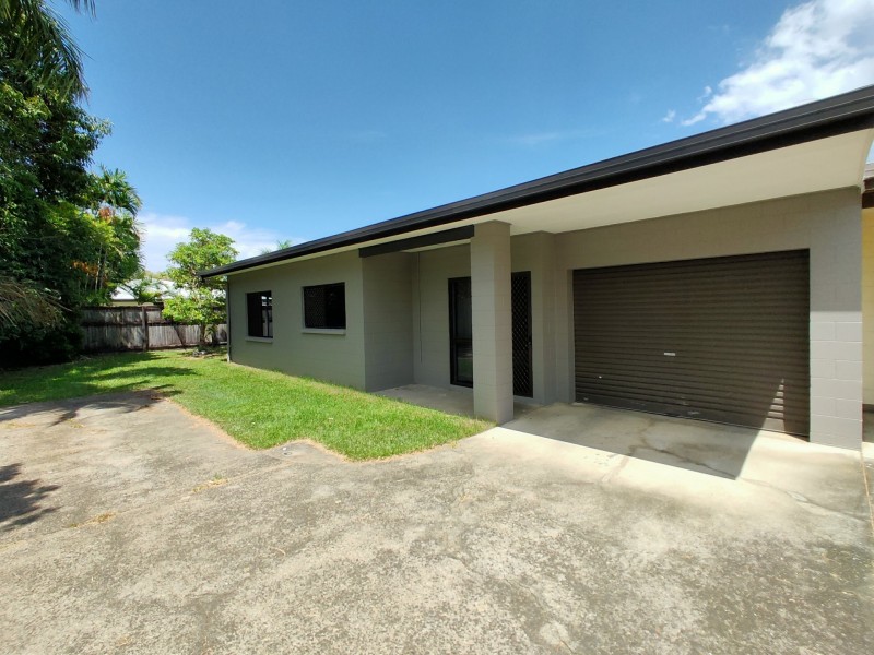2/18 Turner Street, Whitfield QLD 4870