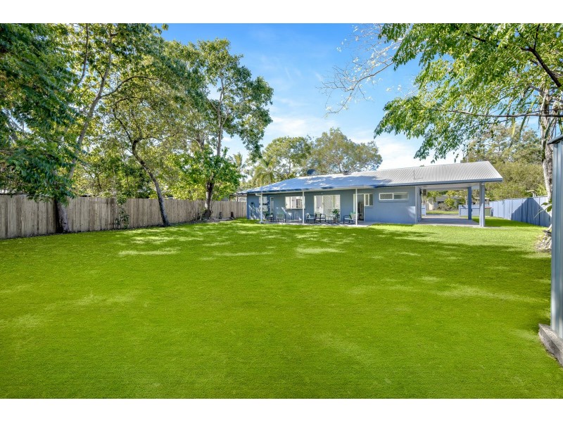 51 Baronia Crescent, Holloways Beach QLD 4878