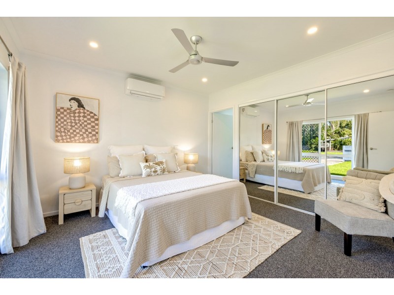 51 Baronia Crescent, Holloways Beach QLD 4878