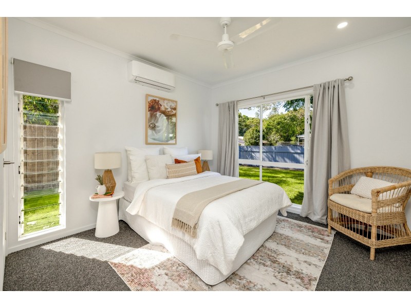 51 Baronia Crescent, Holloways Beach QLD 4878