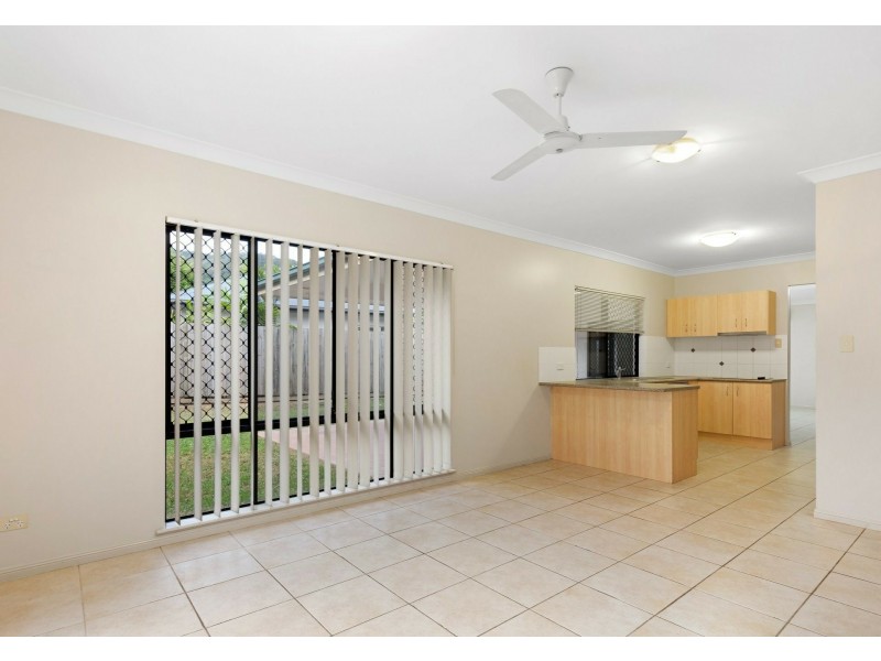 2 Aroona Street, Caravonica QLD 4878