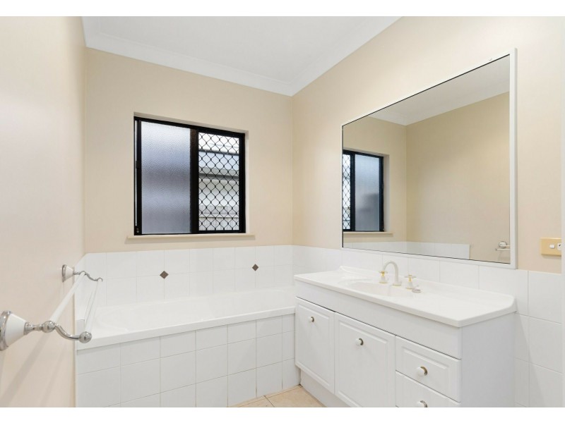 2 Aroona Street, Caravonica QLD 4878