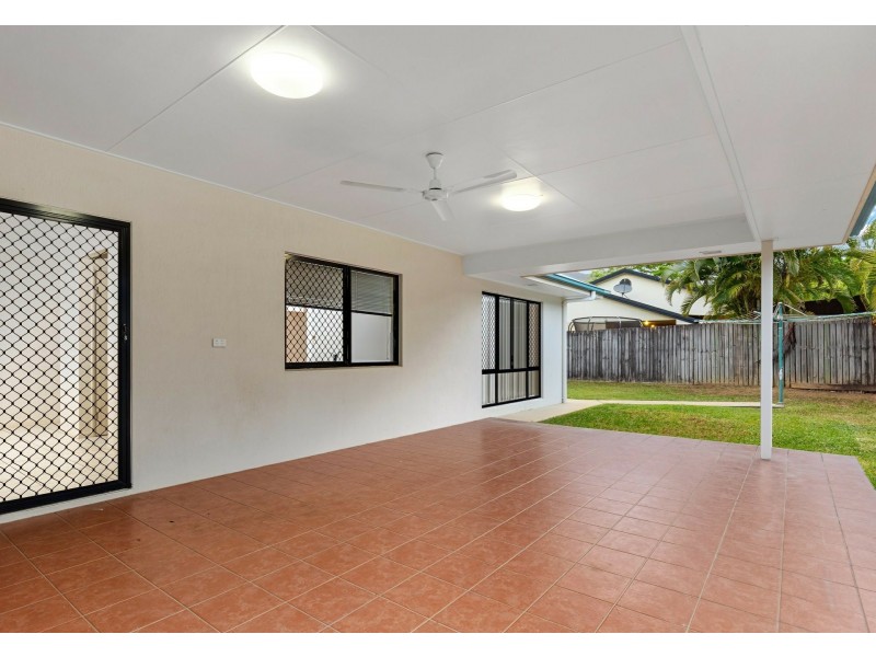 2 Aroona Street, Caravonica QLD 4878