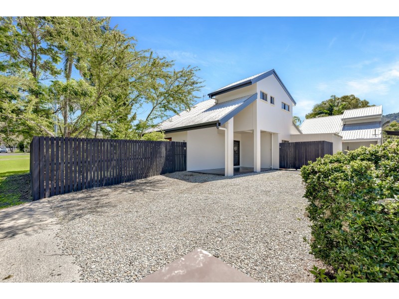 1/34 Turner Street, Whitfield QLD 4870