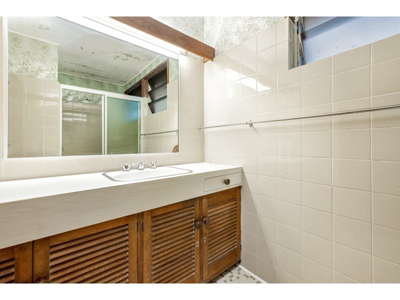 178 Greenslopes Street, Edge Hill QLD 4870