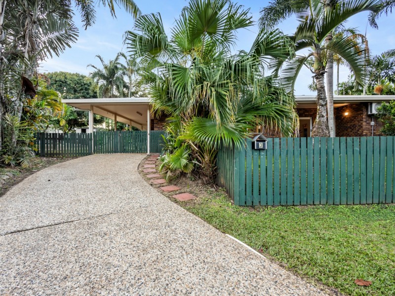 3 Lomatia Close, Redlynch QLD 4870