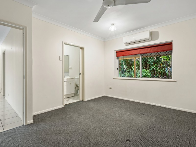 3 Lomatia Close, Redlynch QLD 4870