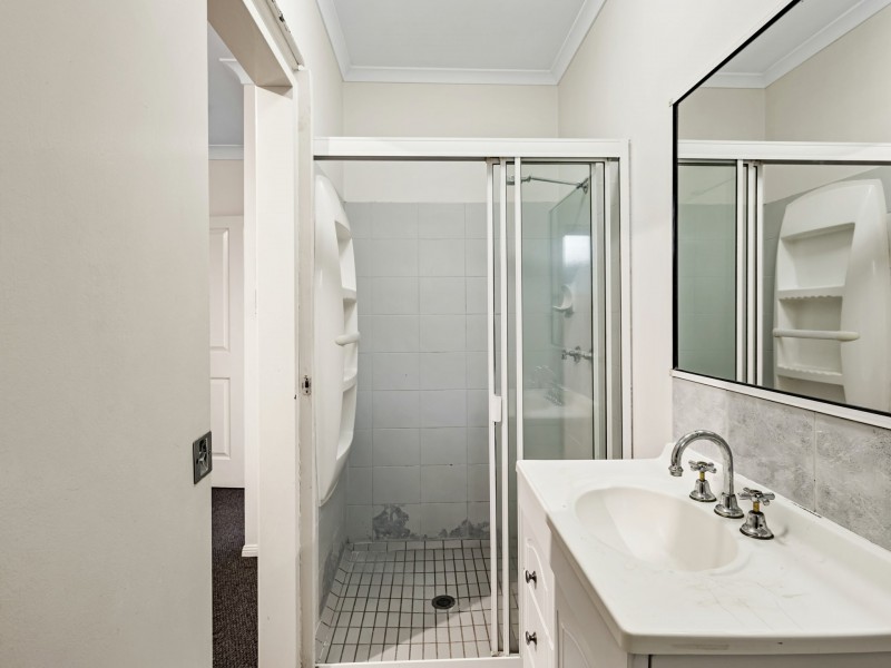 3 Lomatia Close, Redlynch QLD 4870