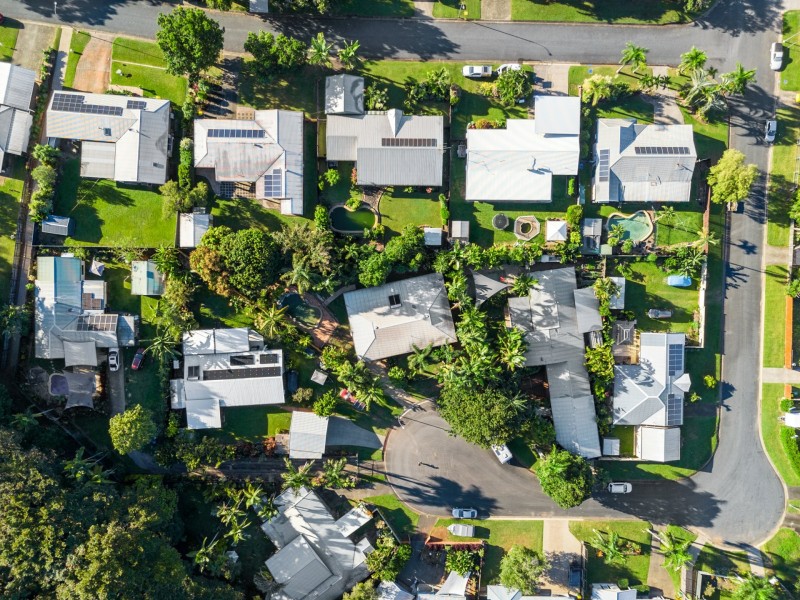 3 Lomatia Close, Redlynch QLD 4870