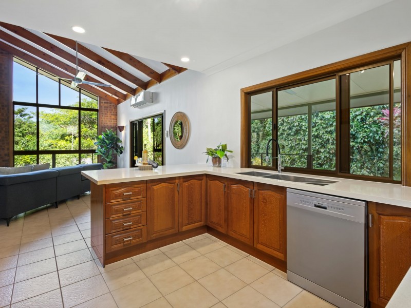 2 Cycas Close, Kamerunga QLD 4870