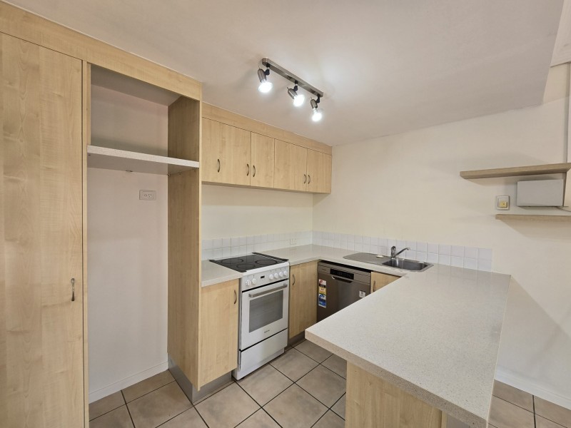 8/10 Digger Street, Cairns North QLD 4870