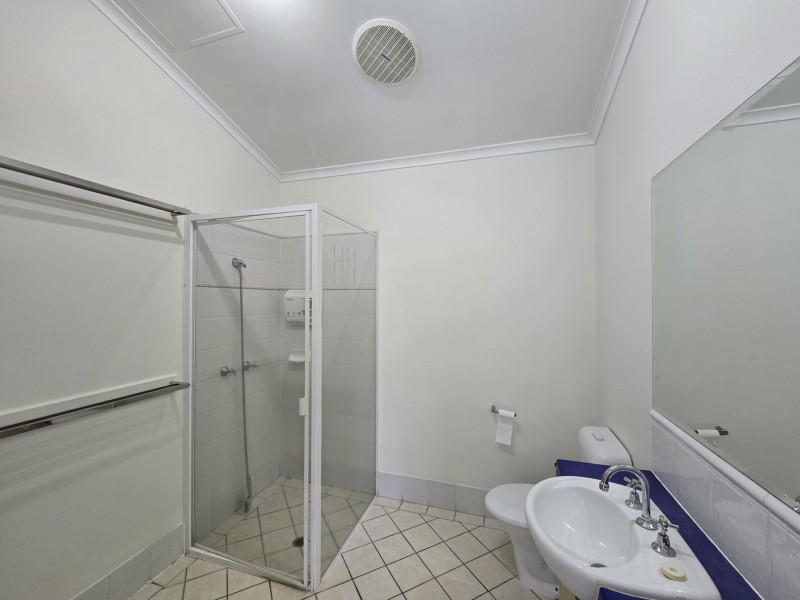 8/10 Digger Street, Cairns North QLD 4870