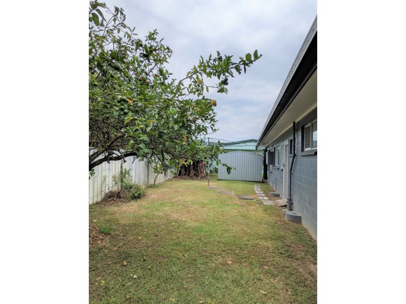 3 Mulligan Street, Manoora QLD 4870