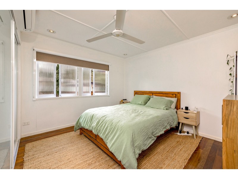 25 Murchison Street, Whitfield QLD 4870