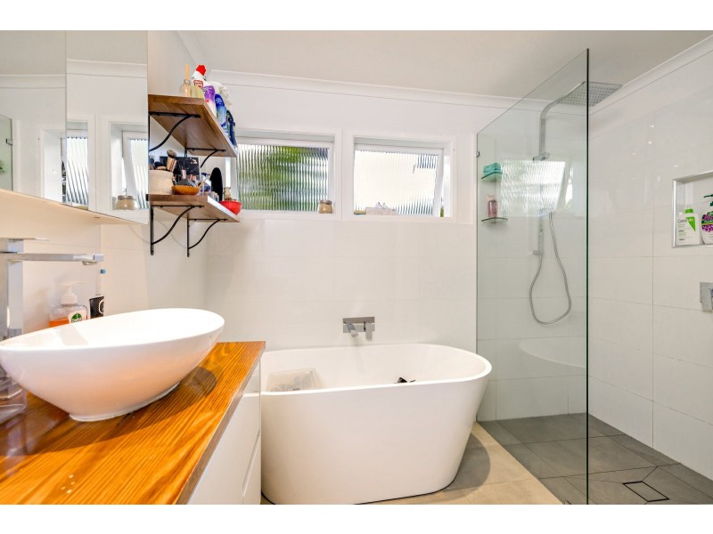 25 Murchison Street, Whitfield QLD 4870