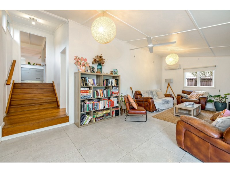 25 Murchison Street, Whitfield QLD 4870