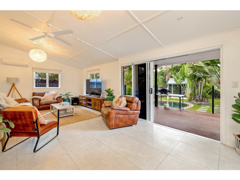 25 Murchison Street, Whitfield QLD 4870