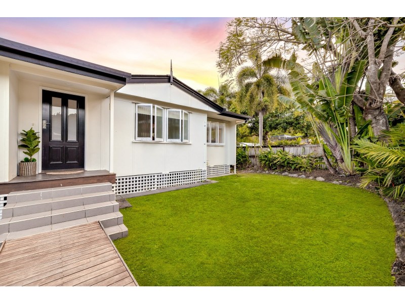 25 Murchison Street, Whitfield QLD 4870