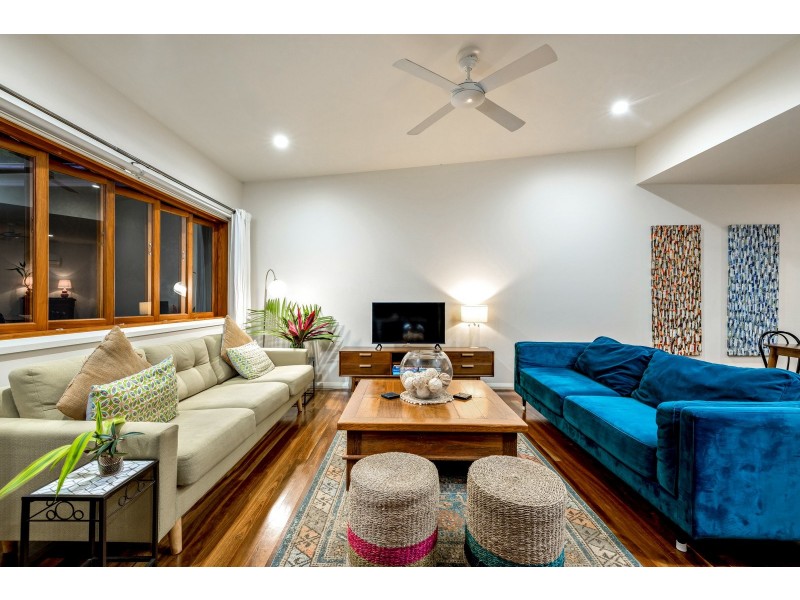 18 Keirle Avenue, Whitfield QLD 4870