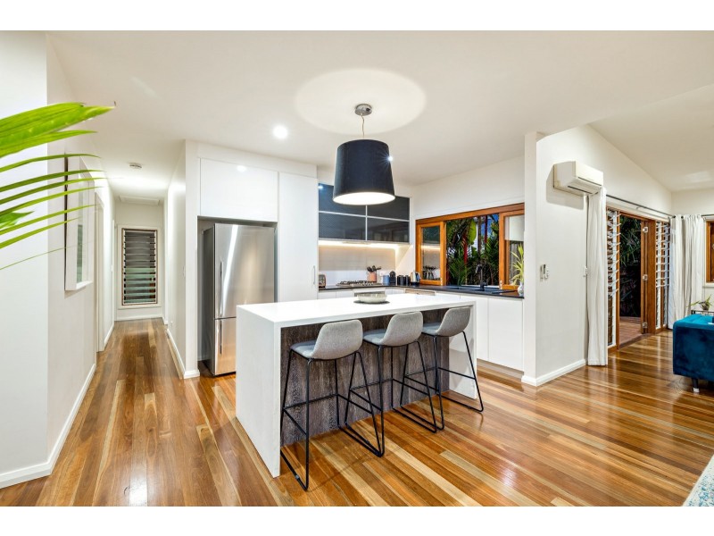 18 Keirle Avenue, Whitfield QLD 4870