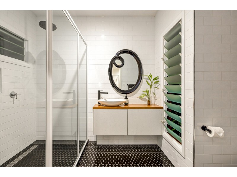 18 Keirle Avenue, Whitfield QLD 4870