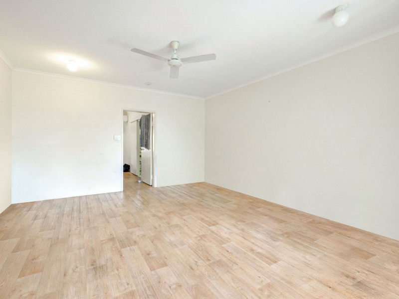 2/346-348 McCoombe Street, Mooroobool QLD 4870