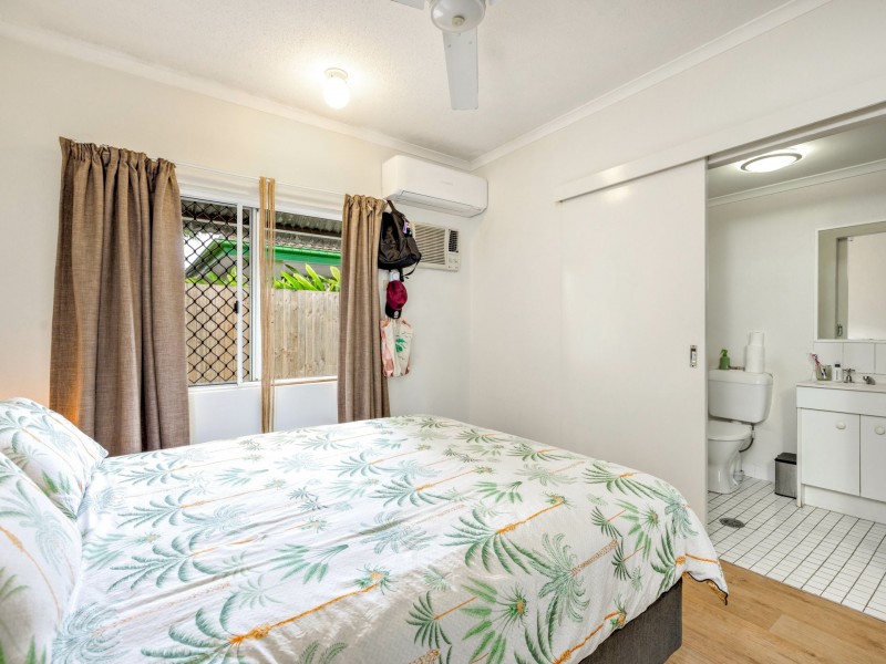 2/346-348 McCoombe Street, Mooroobool QLD 4870