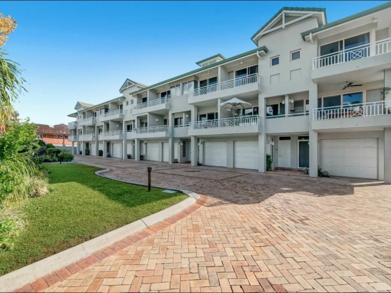 10/267 Esplanade, Cairns North QLD 4870